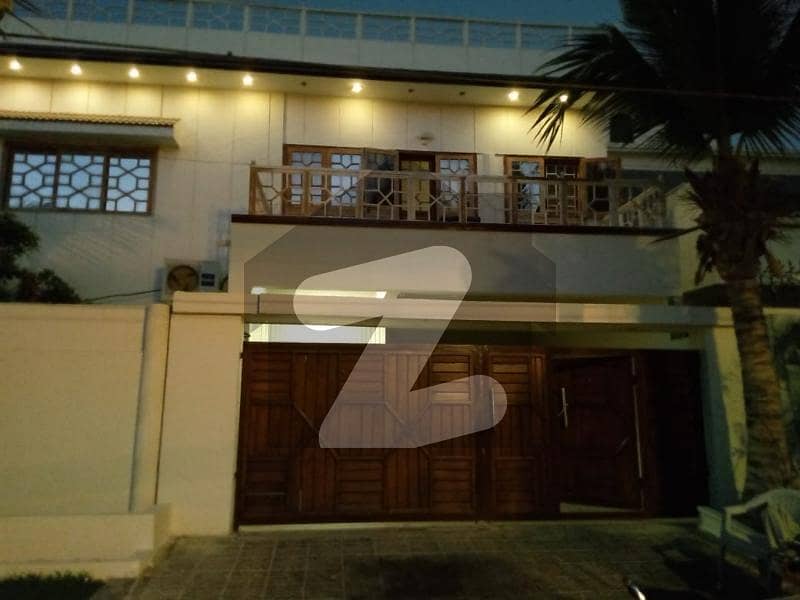 ڈی ایچ اے ڈیفینس کراچی میں 4 کمروں کا 12 مرلہ مکان 8.2 کروڑ میں برائے فروخت۔