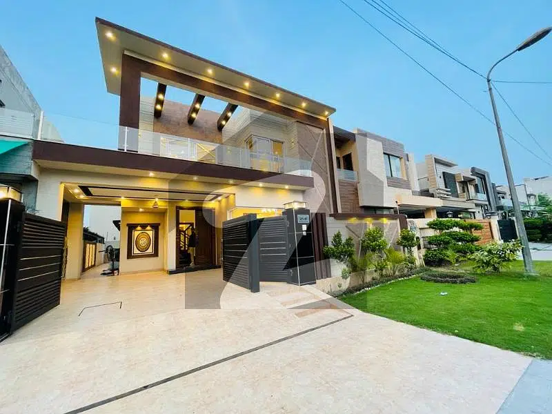 10 Marla Beautifull Modern Design House For Sale In Dha Phase 4 /DD BLOCK