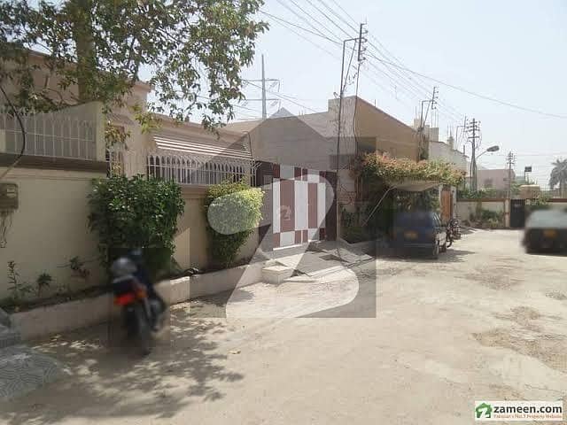 پریم ولاز فیز 2 سکیم 33,کراچی میں 3 کمروں کا 8 مرلہ مکان 3.0 کروڑ میں برائے فروخت۔