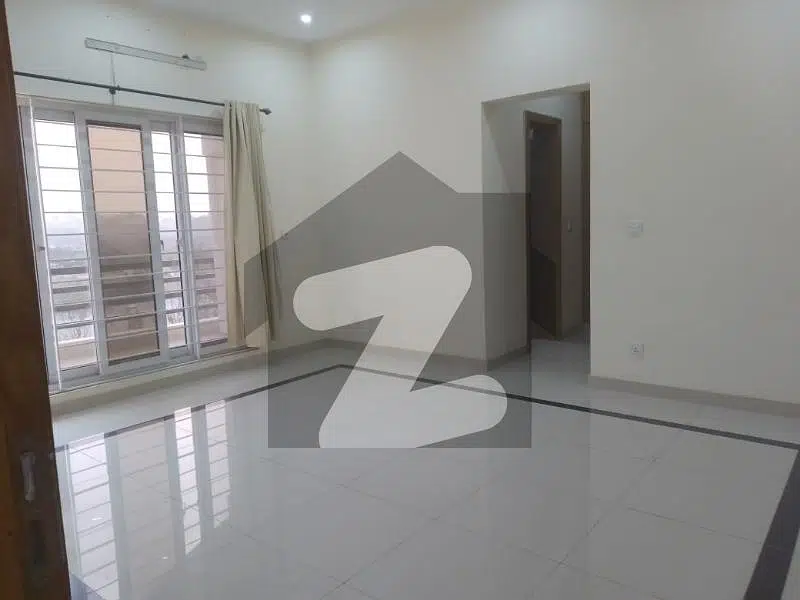 Gulberg Greens 5 Kanal Farm House (Upper portion Available For Rent)