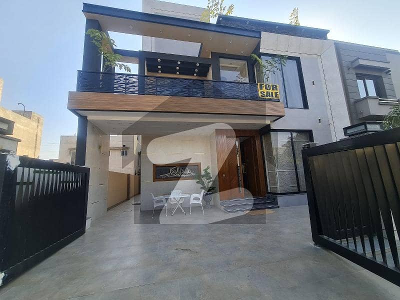 10 Marla Hot Location House For Sale In Rafi Block Bahria Town Lahore