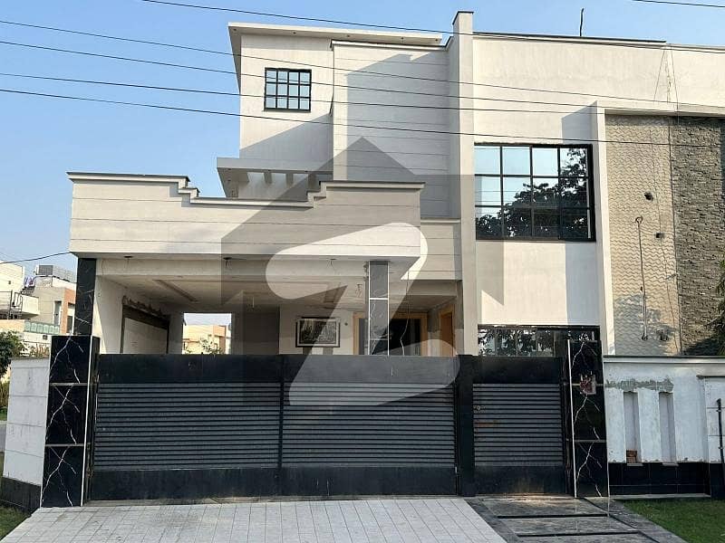 Near to Main Boulevard House Is Available For Sale