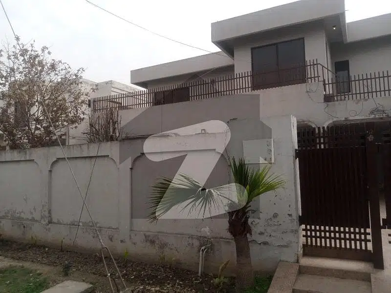 Stunning Family Residence In Prime DHA Phase 1 Location