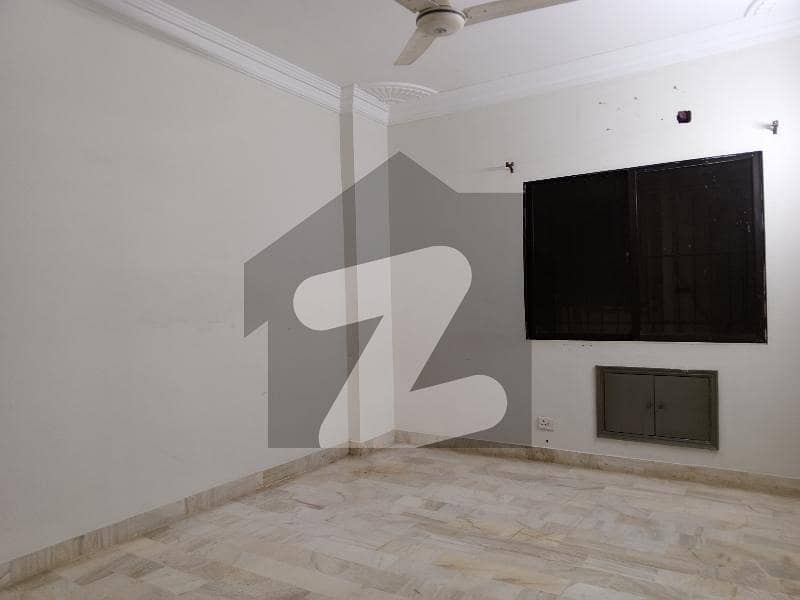 بہادر آباد گلشنِ اقبال ٹاؤن,کراچی میں 3 کمروں کا 8 مرلہ فلیٹ 64.0 ہزار میں کرایہ پر دستیاب ہے۔