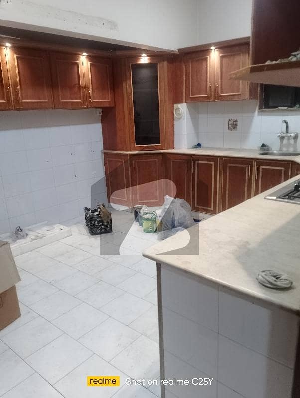 In Frere Town 2000 Square Feet Flat For rent