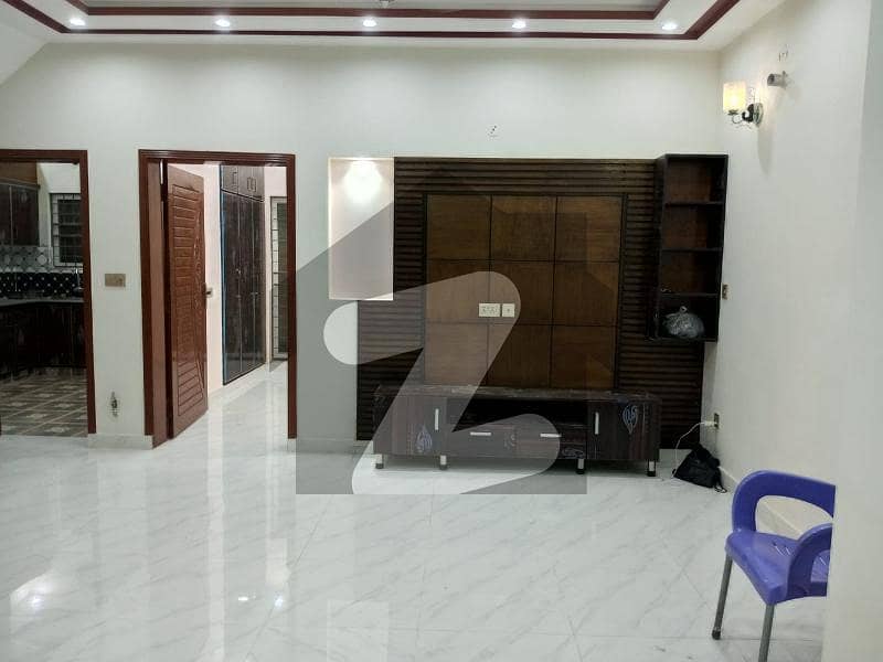 5 MARLA CONER HOUSE AVAILAVLE FOR RENT