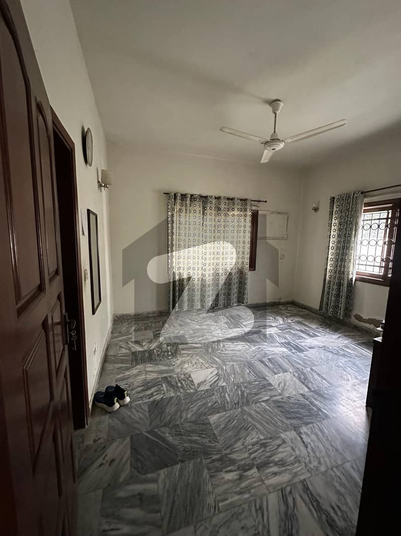 ڈی ایچ اے ڈیفینس کراچی میں 4 کمروں کا 10 مرلہ مکان 6.3 کروڑ میں برائے فروخت۔