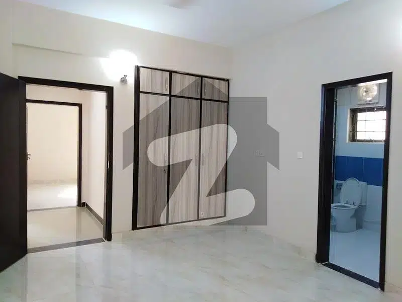 A 2600 Square Feet Flat In Karachi Is On The Market For Sale