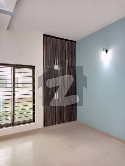 عامر ٹاؤن ہربنس پورہ,لاہور میں 4 کمروں کا 5 مرلہ مکان 1.75 کروڑ میں برائے فروخت۔