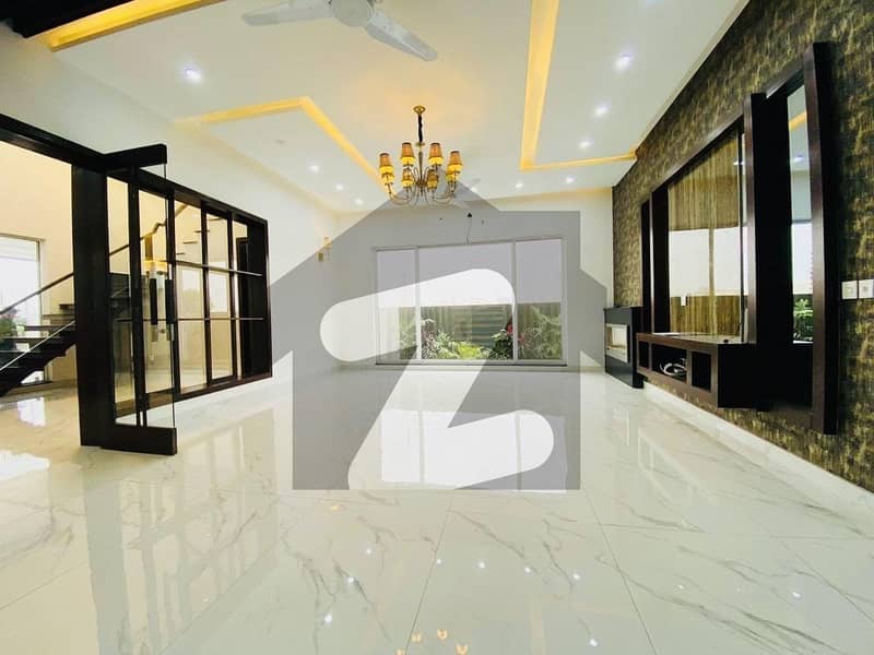 1 KANAL LAVISH HOUSE FOR RENT IN PHASE 7 PRIME LOCATION