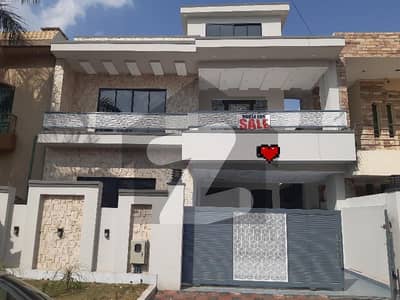 بحریہ ٹاؤن راولپنڈی راولپنڈی میں 5 کمروں کا 10 مرلہ مکان 5.8 کروڑ میں برائے فروخت۔