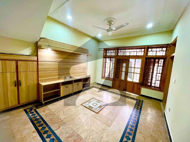 ایف ۔ 17 اسلام آباد میں 3 کمروں کا 10 مرلہ مکان 2.6 کروڑ میں برائے فروخت۔