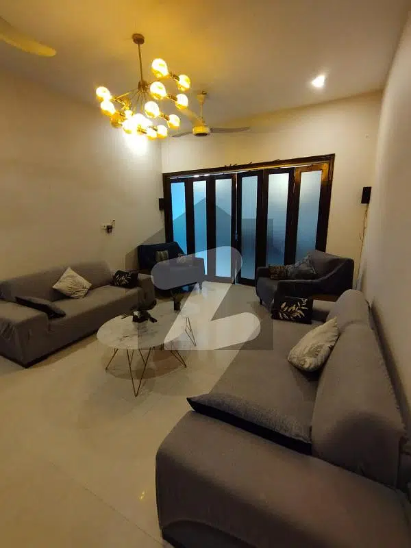 Nishat
Commercial 3 Bed Dd Fully Renovated Apartment Available For Sale