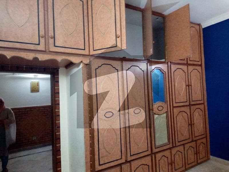 SHEHZAD TOWN 2 BED 1ST FLOOR WITHOUT ROOF 8M. 42000