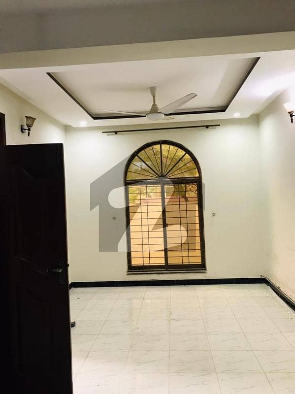 5 MARLA HOUSE FOR RENT NEAR TO PARK AT PRIME LOCATION