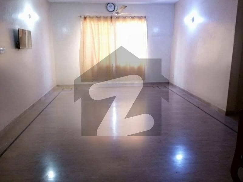 3 BED DD 1ST FLOOR FLAT FOR SALE NEAR GULSHAN CHOWRANGI