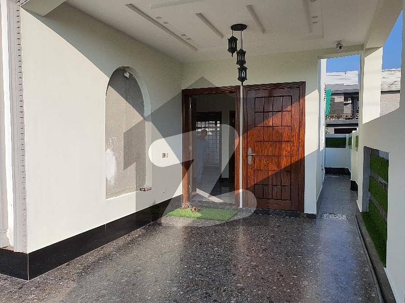 1 KANAL UPPER PORTION FOR RENT | NEAR TO PARK | PRIME LOCATION