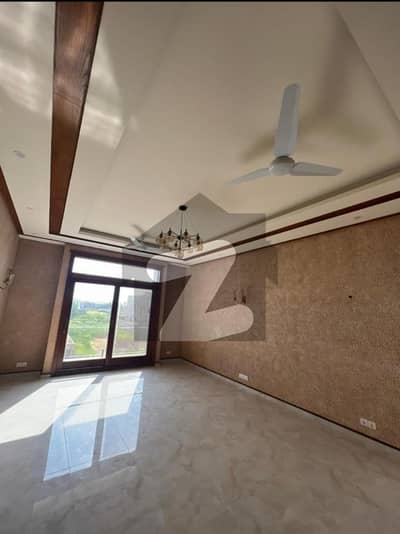 ڈی ایچ اے فیز 8 ڈی ایچ اے ڈیفینس,کراچی میں 6 کمروں کا 1 کنال مکان 16.0 کروڑ میں برائے فروخت۔