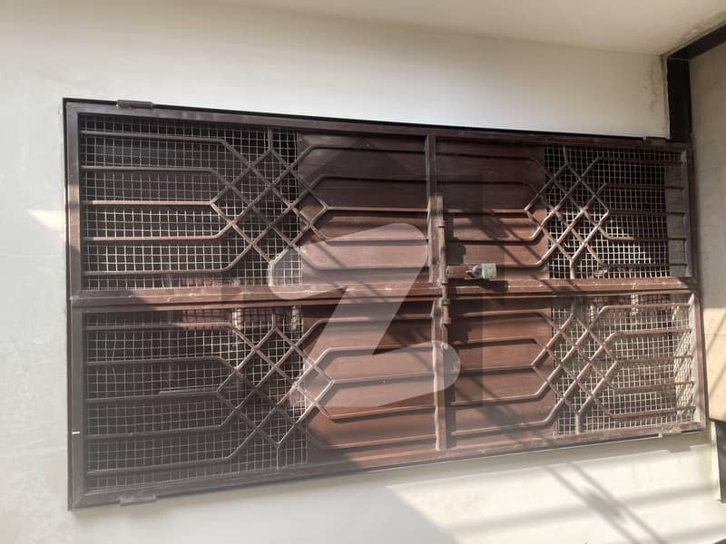 اختر کالونی جمشید ٹاؤن,کراچی میں 3 کمروں کا 4 مرلہ فلیٹ 22.0 ہزار میں کرایہ پر دستیاب ہے۔