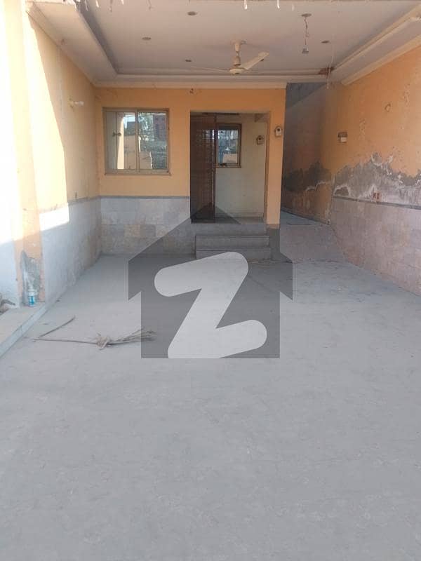 افشاں کالونی سوِل لائنز,فیصل آباد میں 4 کمروں کا 10 مرلہ مکان 60.0 ہزار میں کرایہ پر دستیاب ہے۔