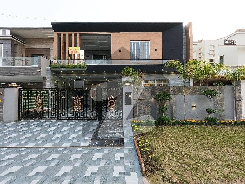 A Stunning House Is Up For Grabs In Valencia - Block L Lahore