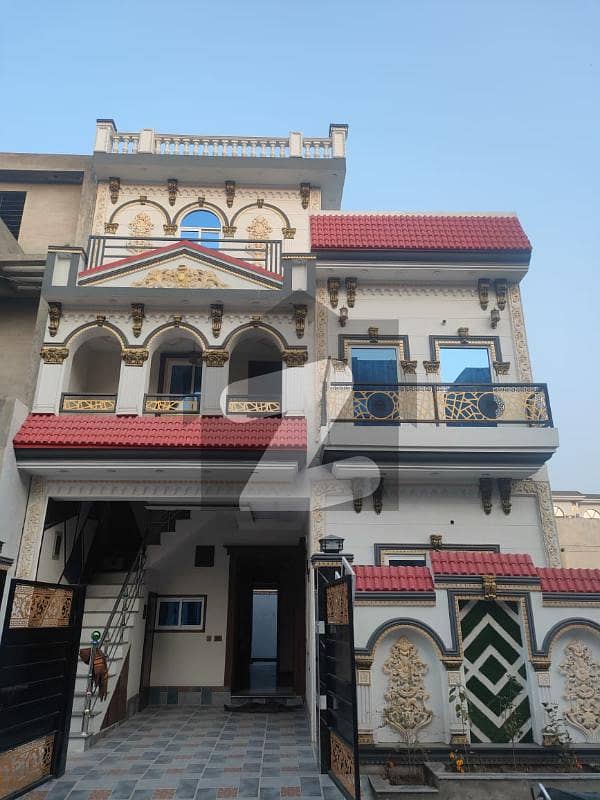 الرحمان گارڈن فیز 2 الرحمان گارڈن,لاہور میں 4 کمروں کا 5 مرلہ مکان 1.8 کروڑ میں برائے فروخت۔