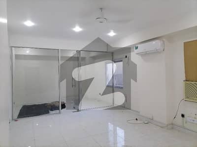 Prime Location 712 Square Feet Office Ideally Situated In Bukhari Commercial Area