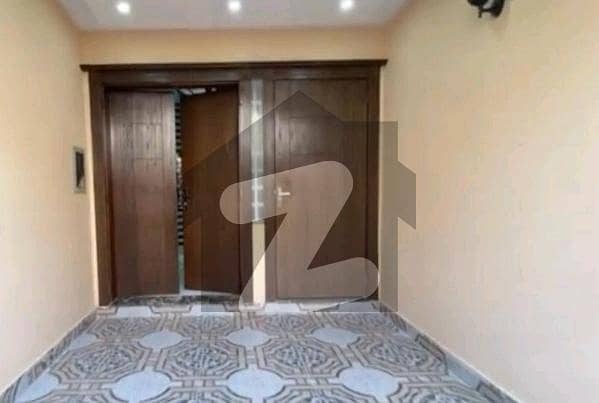 کینال گارڈن - ٹپ سیکٹر کینال گارڈن,لاہور میں 5 کمروں کا 5 مرلہ مکان 2.1 کروڑ میں برائے فروخت۔