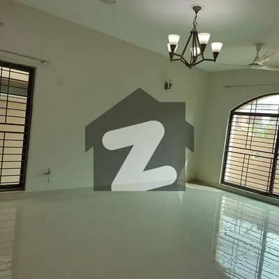 Corner 12 Marla Villa Available For Rent Askari 3 DHA Multan
