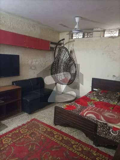 F-10/3 HOUSES SIZE 20*40 PORTIONS ROOMS NEAR MARKAZ