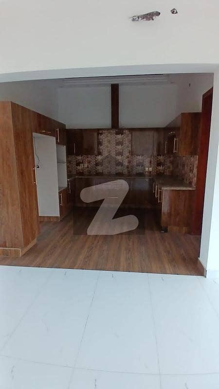 عبدالستار ایدھی روڈ لاہور میں 3 کمروں کا 20 کنال بالائی پورشن 80.0 ہزار میں کرایہ پر دستیاب ہے۔