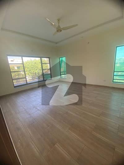 OUT CLASS LOCATION NICE CONDITION UPPER PORTION FOR RENT