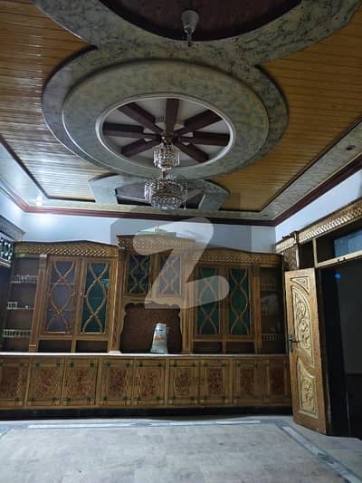 ورسک روڈ پشاور میں 6 کمروں کا 7 مرلہ مکان 45.0 ہزار میں کرایہ پر دستیاب ہے۔