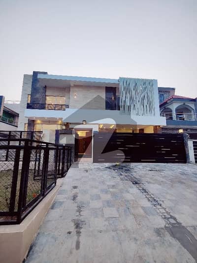 50*90 Proper 1 Kanal Awesome House For Sale In Sector G-13 Islamabad With All Basic Facilities