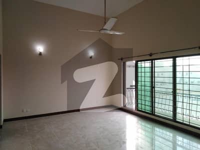 Prime Location 375 Square Yards House In Askari 5 - Sector H For sale