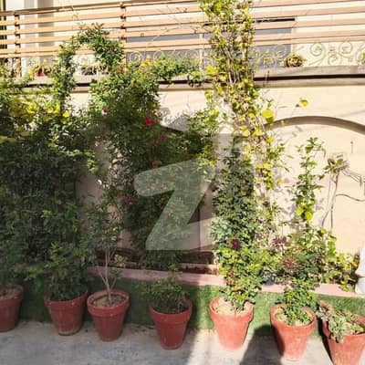 فیصل کالونی راولپنڈی میں 6 کمروں کا 6 مرلہ مکان 2.7 کروڑ میں برائے فروخت۔