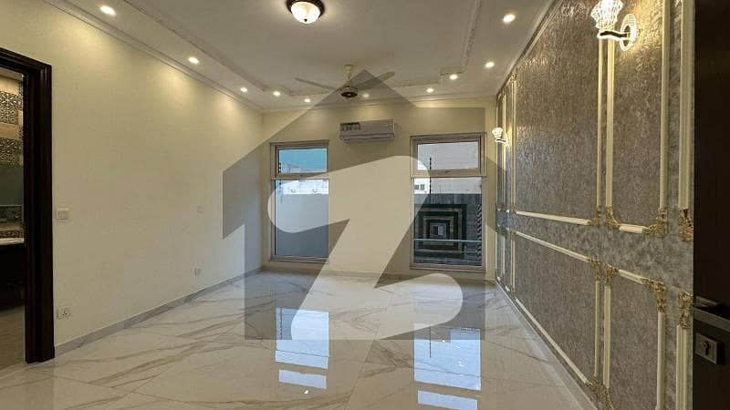 1 KANAL FULL BASEMENT ROYAL BUNGALOW FOR SALE ON TOP LOCATION IN DHA PHASE 6