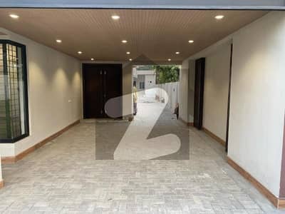 گارڈن ٹاؤن - ابو بھکر بلاک گارڈن ٹاؤن,لاہور میں 10 کمروں کا 2 کنال مکان 25.0 کروڑ میں برائے فروخت۔