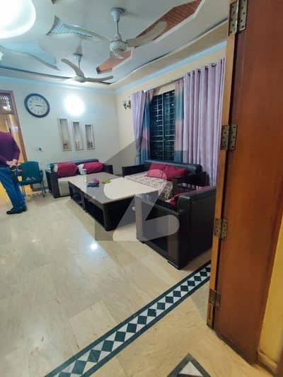 جوہر ٹاؤن لاہور میں 6 کمروں کا 1 کنال مکان 2.7 لاکھ میں کرایہ پر دستیاب ہے۔