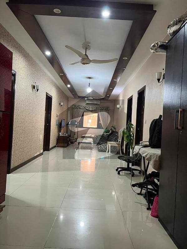 ڈی ایچ اے فیز 6 ڈی ایچ اے ڈیفینس,کراچی میں 3 کمروں کا 8 مرلہ فلیٹ 2.5 کروڑ میں برائے فروخت۔