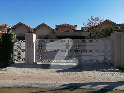 This Is Your Chance To Buy House In Bahria Town - Safari Villas