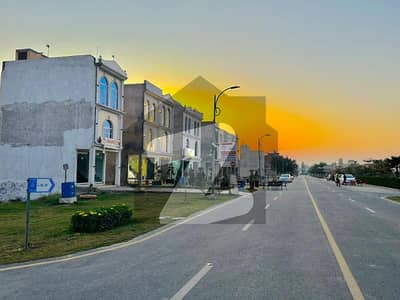 اومیگا ریزیڈینسیا لاہور - اسلام آباد موٹروے,لاہور میں 2 مرلہ کمرشل پلاٹ 8.0 لاکھ میں برائے فروخت۔