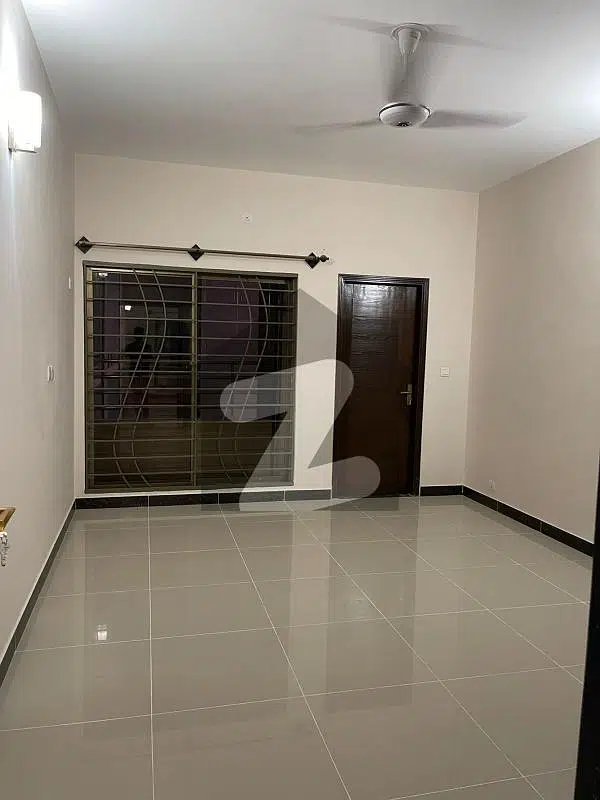 4 BED APARTMENT AVAILABLE FOR SALE IN SECTOR J