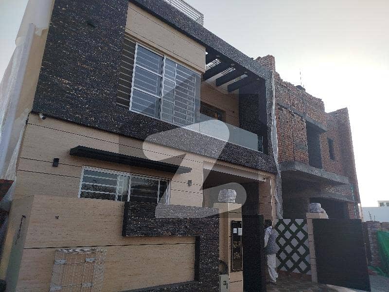 5 MARLA SUPER HOT LOCATION NEAR TO PARK,MAIN ROAD BRAND NEW HOUSE FOR SALE IN DHA RAHBAR BLOCK P