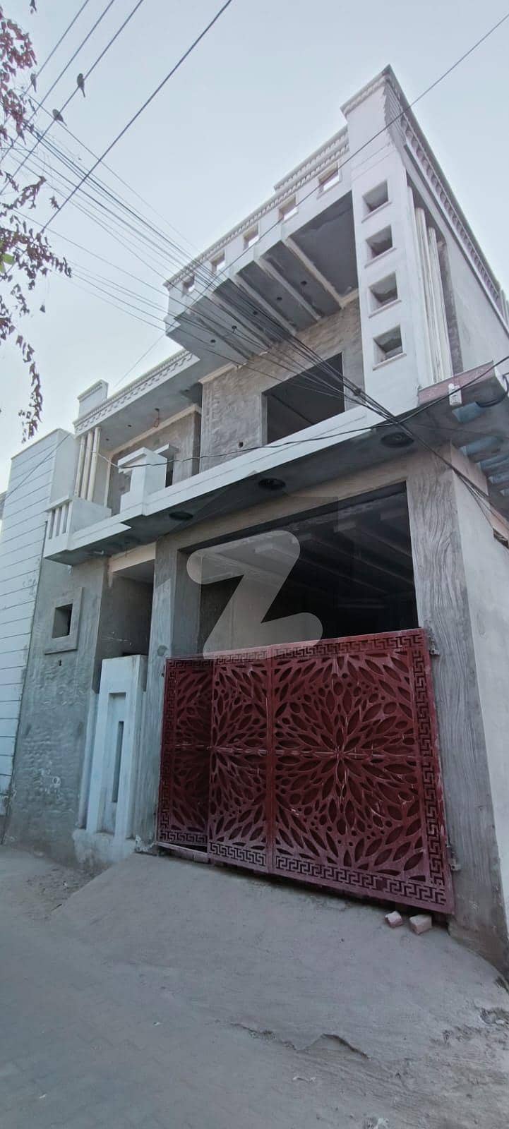 گلگشت کالونی ملتان میں 3 کمروں کا 5 مرلہ مکان 1.25 کروڑ میں برائے فروخت۔