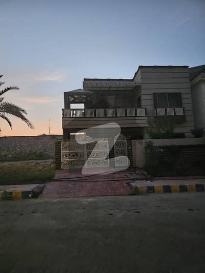 سٹی ہاؤسنگ سکیم جہلم میں 6 کمروں کا 10 مرلہ مکان 3.0 کروڑ میں برائے فروخت۔