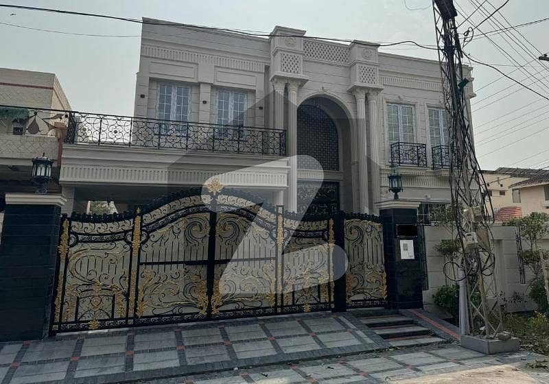 ڈی ایچ اے فیز 1 ڈیفنس (ڈی ایچ اے),لاہور میں 5 کمروں کا 1 کنال مکان 12.95 کروڑ میں برائے فروخت۔