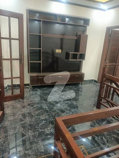 گلبرگ پشاور میں 4 کمروں کا 2 مرلہ مکان 1.6 کروڑ میں برائے فروخت۔