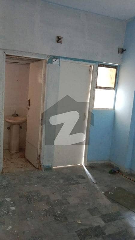 Highly-Desirable 350 Square Feet Flat Available In Gulistan-e-Jauhar - Block 19
