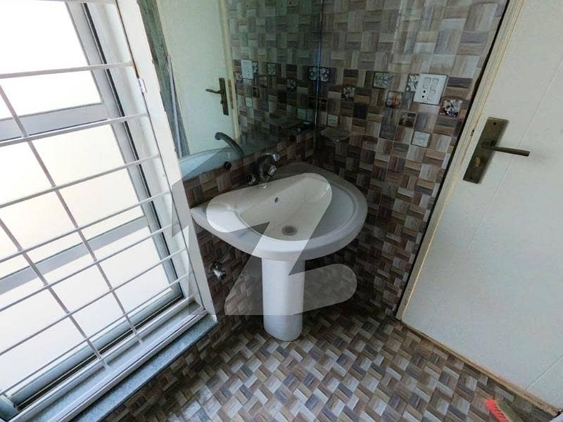 4 Marla Prime Location Very Close To Park Beautiful Luxurious House For Sale In Royal Residencia